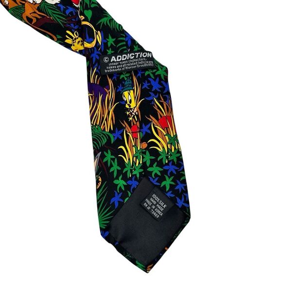 Vintage 1993 Looney Tunes Jungle 100% Silk Tie Bugs Bunny Sylvester Tweety Taz - Picture 2 of 3